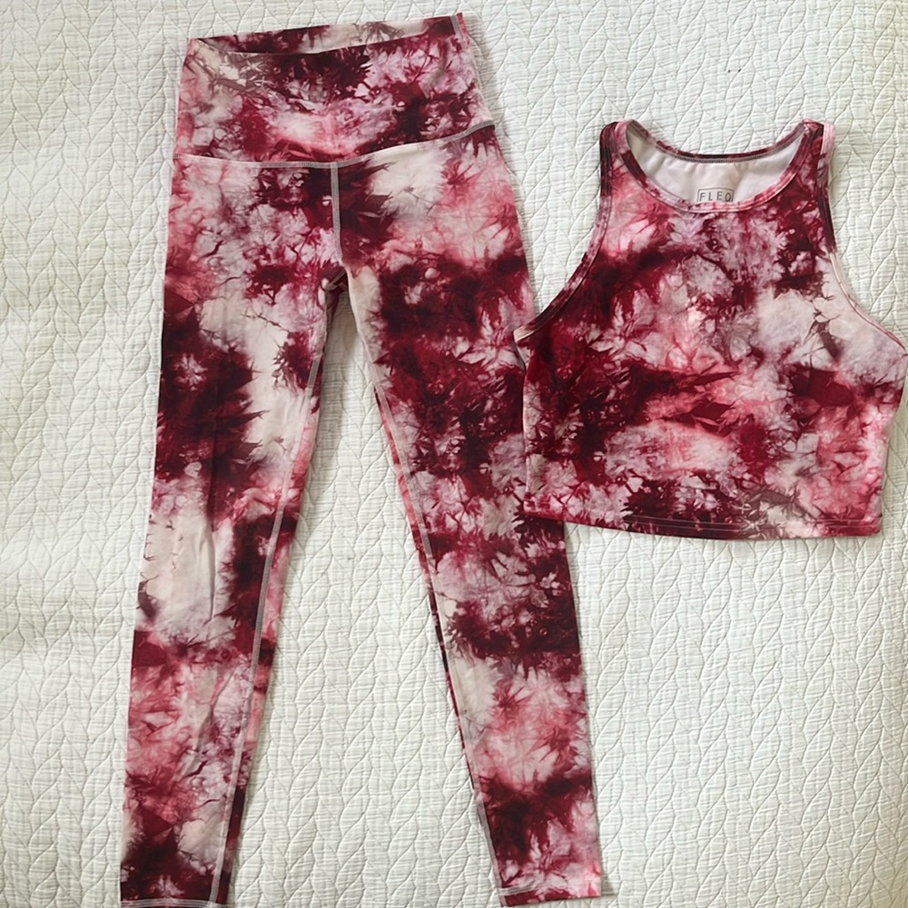Fleo tie dye goddess legging and tempo crop set size small